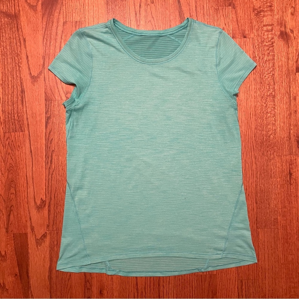Lululemon short sleeve tee shirt top - Picture 2 of 11